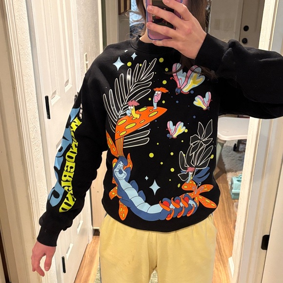 Disneys Alice In Wonderland pullover sweatshirt -sold out - Picture 4 of 10